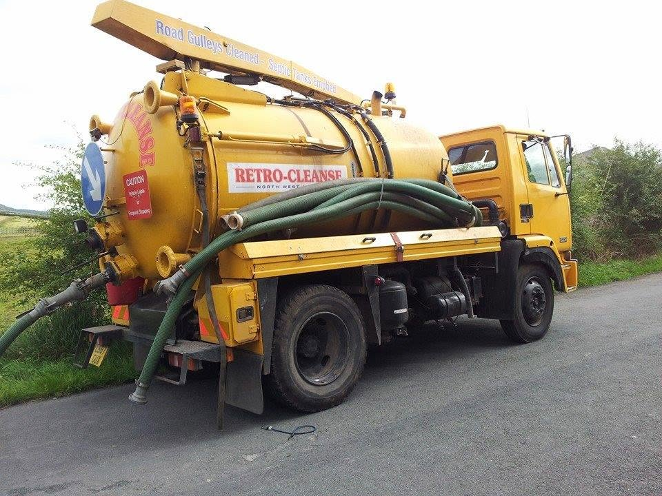 Retro-Cleanse septic-tank emptying vehicle